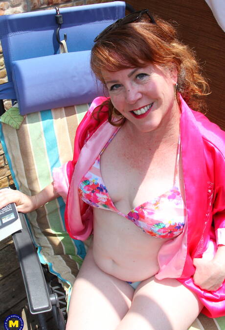 Mature NL invite you to explore a free pics with youthful miss in play with sex toy